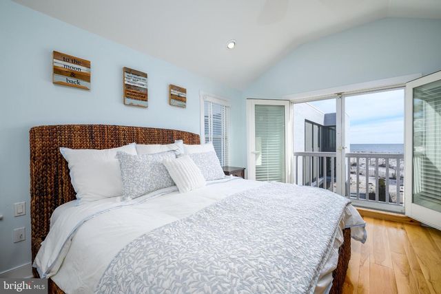 211 STRATFORD AVE, Beach Haven, NJ 08008