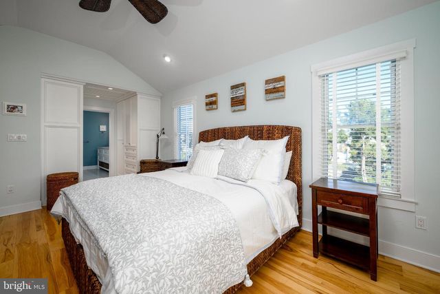 211 STRATFORD AVE, Beach Haven, NJ 08008