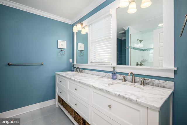 211 STRATFORD AVE, Beach Haven, NJ 08008