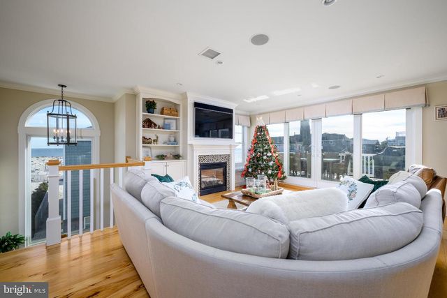 211 STRATFORD AVE, Beach Haven, NJ 08008