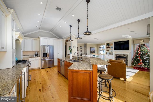 211 STRATFORD AVE, Beach Haven, NJ 08008