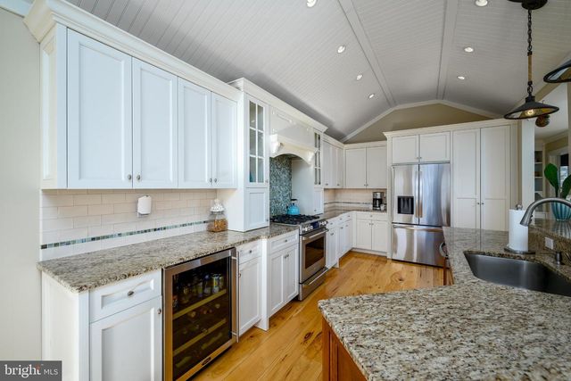 211 STRATFORD AVE, Beach Haven, NJ 08008