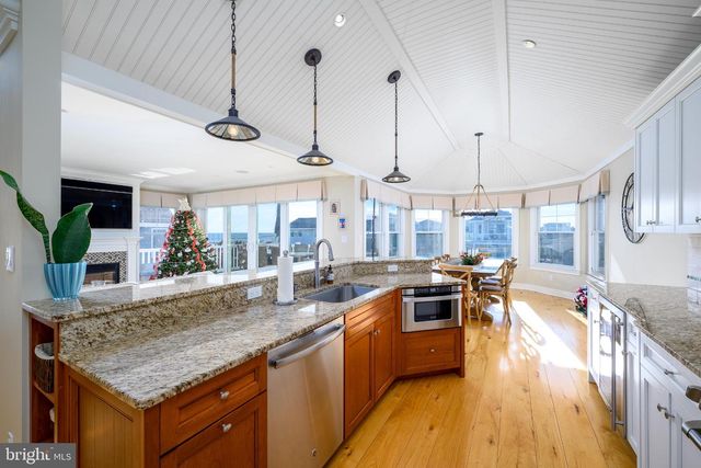 211 STRATFORD AVE, Beach Haven, NJ 08008