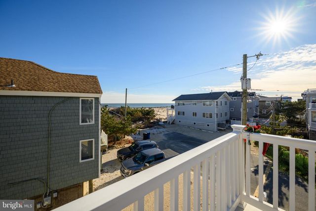 211 STRATFORD AVE, Beach Haven, NJ 08008