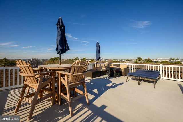 211 STRATFORD AVE, Beach Haven, NJ 08008