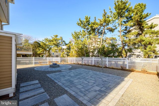 211 STRATFORD AVE, Beach Haven, NJ 08008