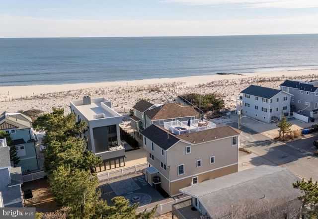 211 STRATFORD AVE, Beach Haven, NJ 08008