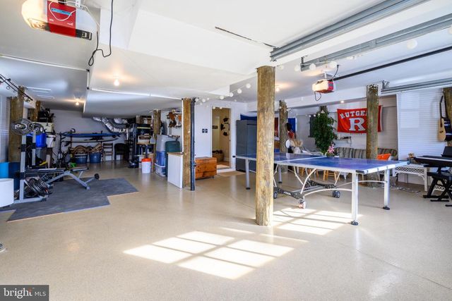 211 STRATFORD AVE, Beach Haven, NJ 08008