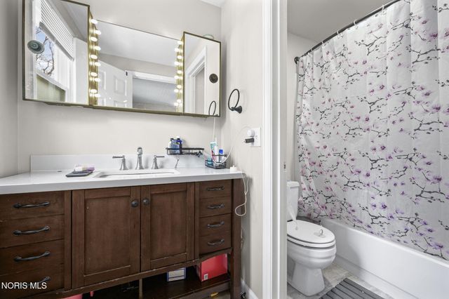 2174 Chadbury Lane, Toledo, OH 43614