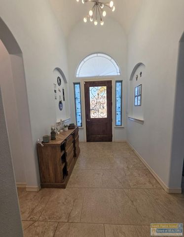 19 Whooping Crane Dr., Laguna Vista, TX 78578