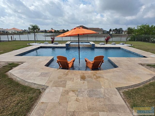 19 Whooping Crane Dr., Laguna Vista, TX 78578