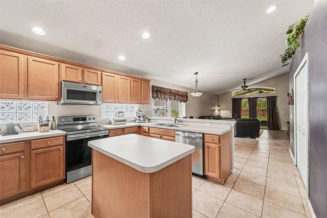 8376 LAKE AMHURST TRAIL, Orlando, FL 32829