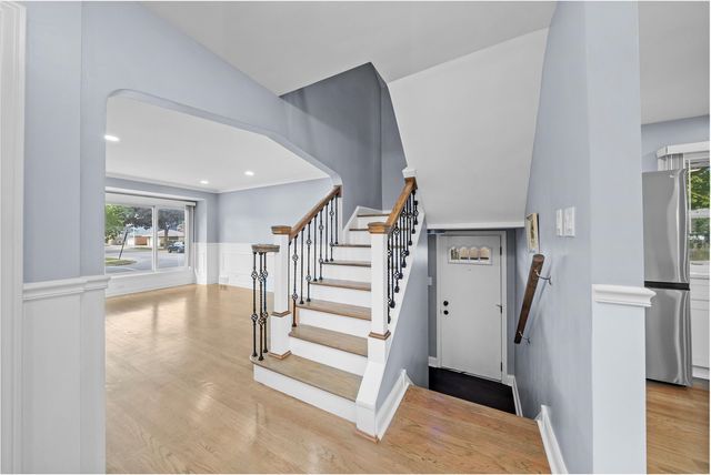 6201 S MEADE Avenue, Chicago, IL 60638