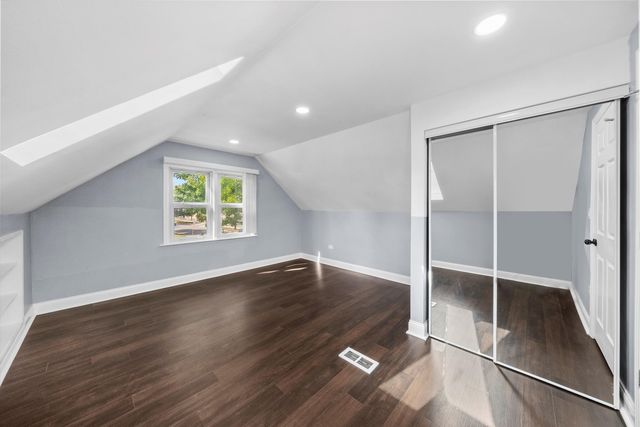 6201 S MEADE Avenue, Chicago, IL 60638