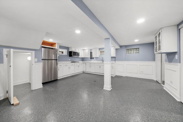 6201 S MEADE Avenue, Chicago, IL 60638