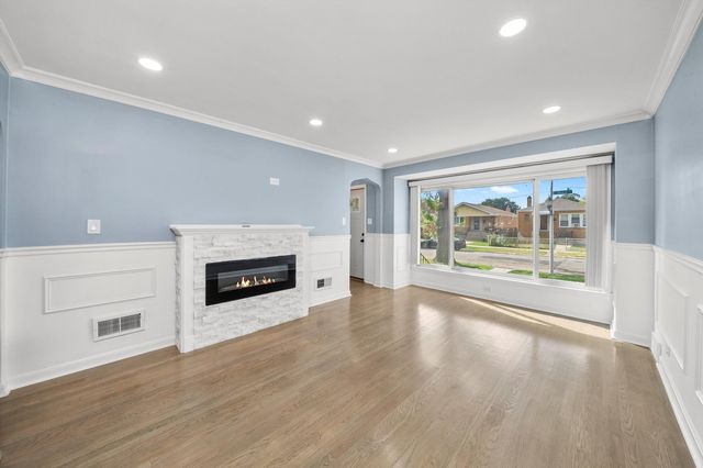 6201 S MEADE Avenue, Chicago, IL 60638