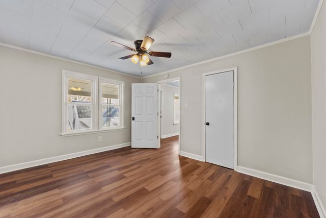 580 W PINE ST, Selmer, TN 38375