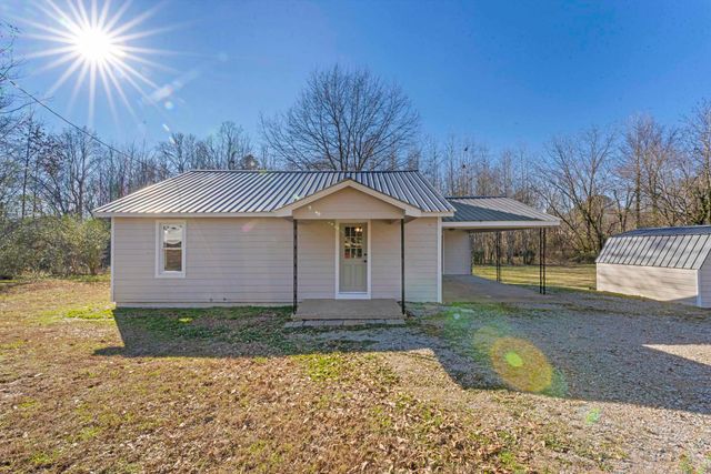 580 W PINE ST, Selmer, TN 38375