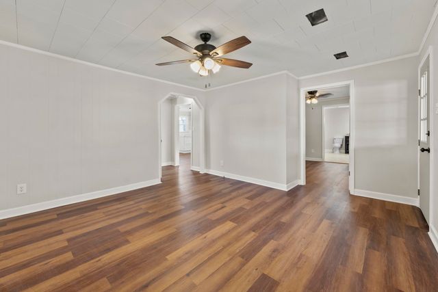 580 W PINE ST, Selmer, TN 38375