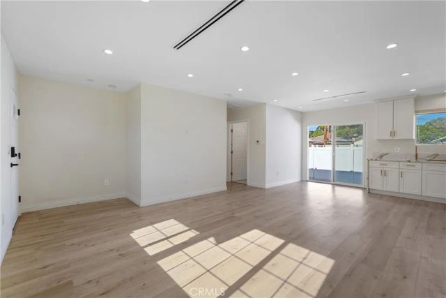 12317 Roscoe, Sun Valley, CA 91352