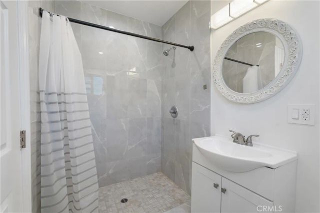 12317 Roscoe, Sun Valley, CA 91352