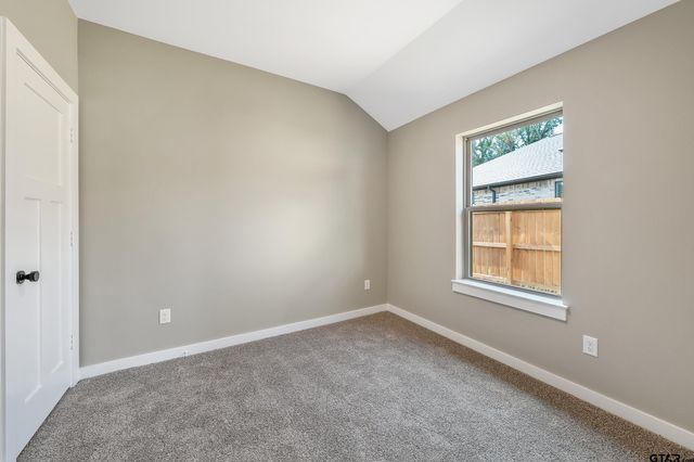 16418 Crossing Circle, Lindale, TX 75771