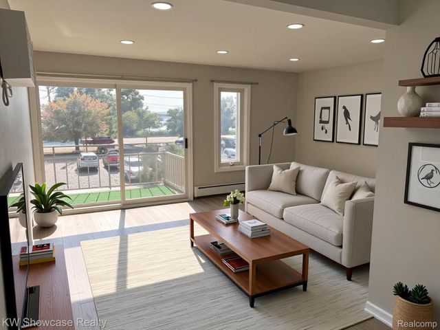 1653 Cass Lake Road D, Keego Harbor, MI 48320