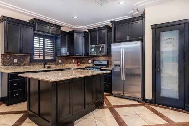 3138 FOX GROVE Grove, El Paso, TX 79938