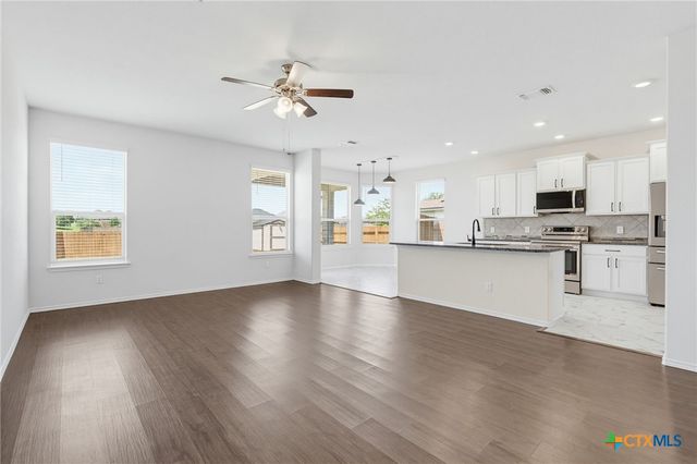 904 Garden Green Drive, Temple, TX 76502
