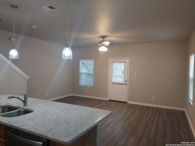 7814 Kingsbury Wood Unit 1, San Antonio, TX 78240