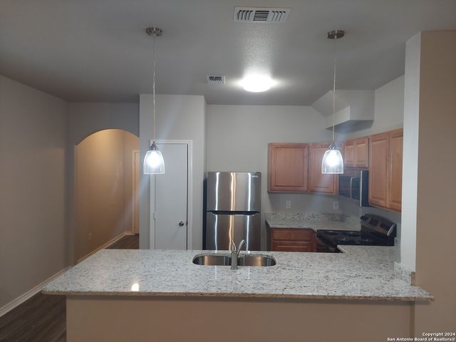 7814 Kingsbury Wood Unit 1, San Antonio, TX 78240