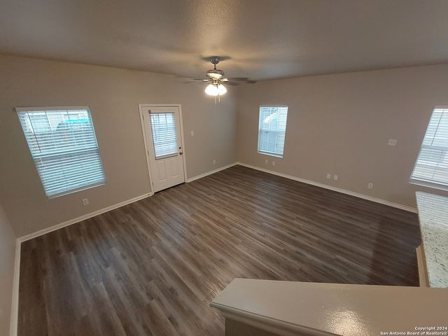 7814 Kingsbury Wood Unit 1, San Antonio, TX 78240