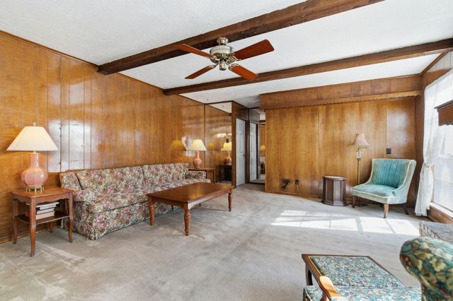 211 Shenandoah Drive, Shenandoah, TX 77381