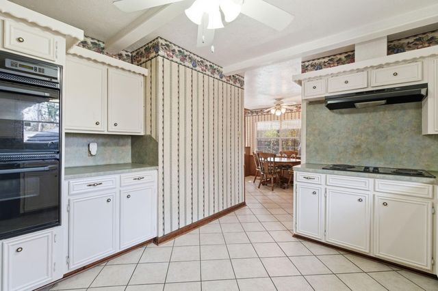 211 Shenandoah Drive, Shenandoah, TX 77381