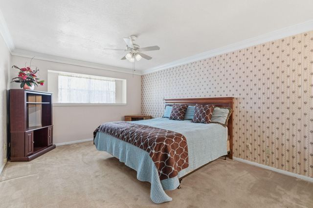 211 Shenandoah Drive, Shenandoah, TX 77381