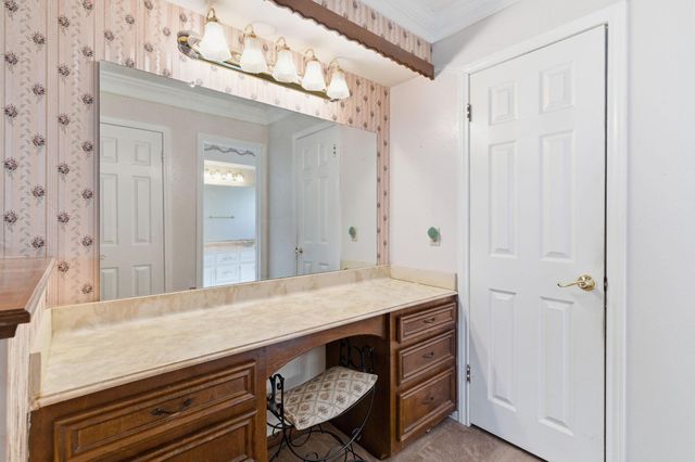 211 Shenandoah Drive, Shenandoah, TX 77381