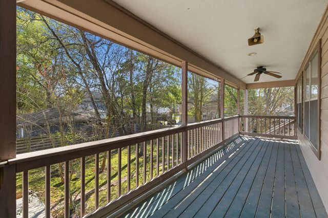 211 Shenandoah Drive, Shenandoah, TX 77381