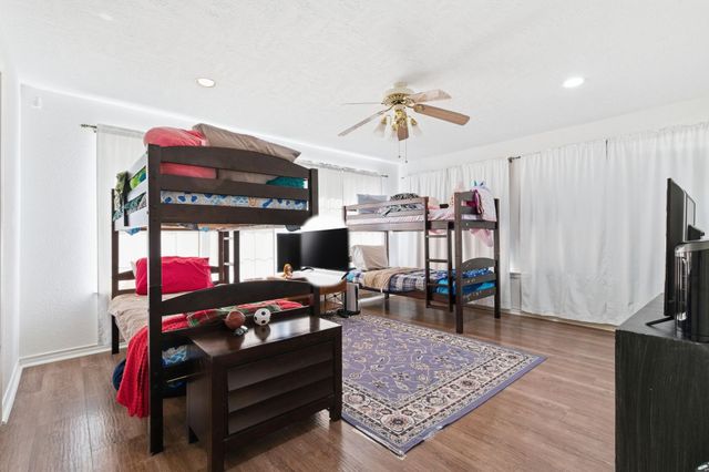 211 Shenandoah Drive, Shenandoah, TX 77381