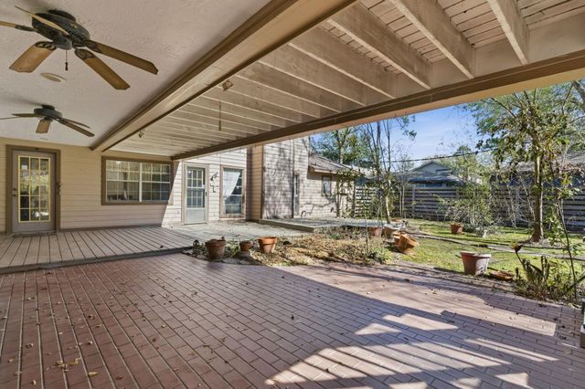 211 Shenandoah Drive, Shenandoah, TX 77381