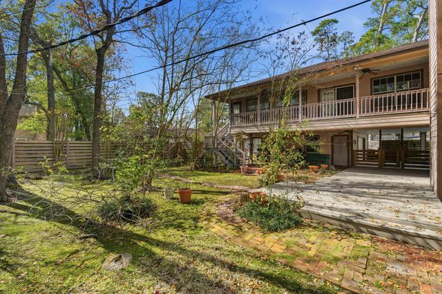 211 Shenandoah Drive, Shenandoah, TX 77381