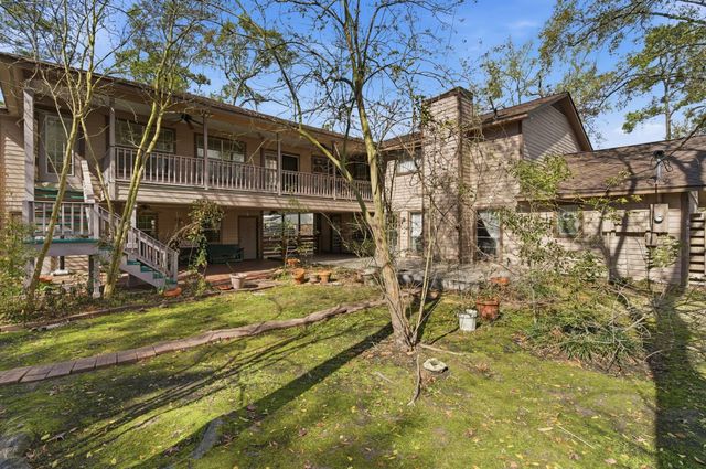 211 Shenandoah Drive, Shenandoah, TX 77381