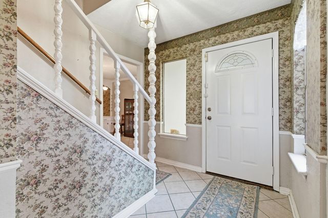 211 Shenandoah Drive, Shenandoah, TX 77381