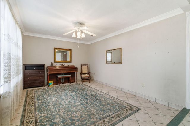 211 Shenandoah Drive, Shenandoah, TX 77381