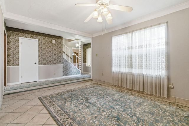 211 Shenandoah Drive, Shenandoah, TX 77381