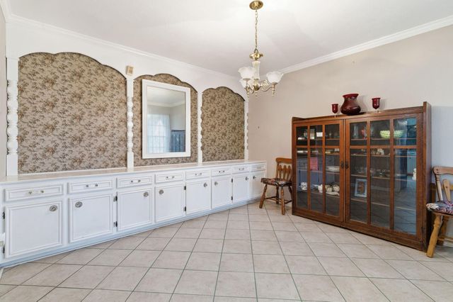 211 Shenandoah Drive, Shenandoah, TX 77381