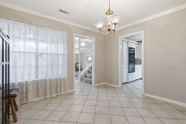 211 Shenandoah Drive, Shenandoah, TX 77381