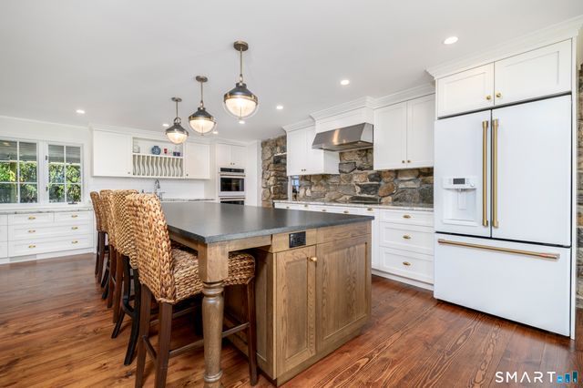 64 Sanford Lane, Stamford, CT 06905
