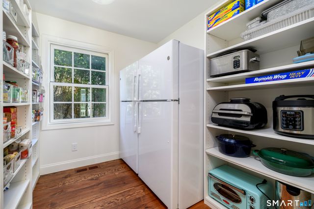 64 Sanford Lane, Stamford, CT 06905