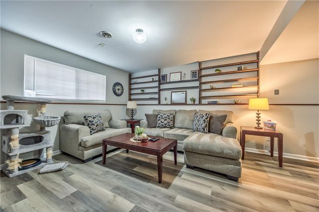 18505 E Bundschu Place, Independence, MO 64056