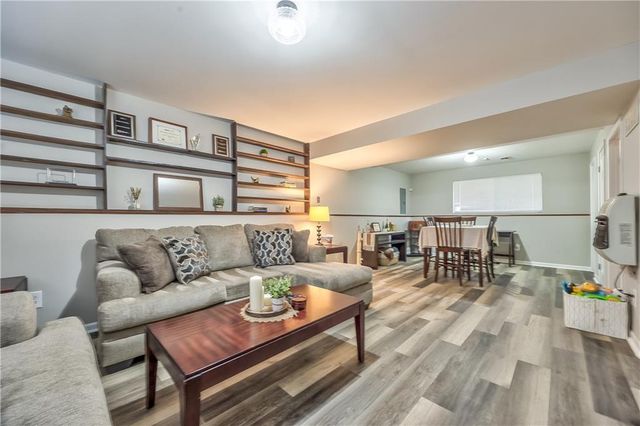 18505 E Bundschu Place, Independence, MO 64056